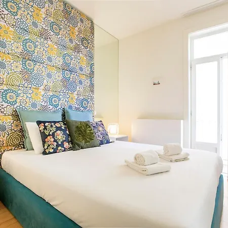 Flores Charming Studio W Balcony By Lovelystay *