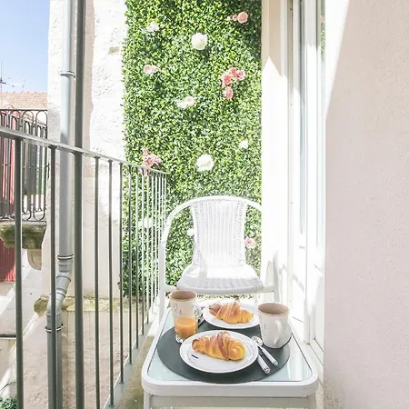 Apartment Flores Charming Studio W Balcony By Lovelystay Porto