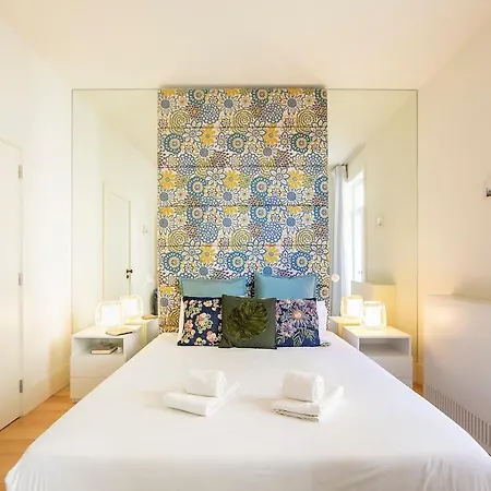 Apartment Flores Charming Studio W Balcony By Lovelystay Porto