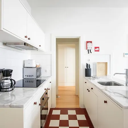 Apartment Flores Charming Studio W Balcony By Lovelystay *