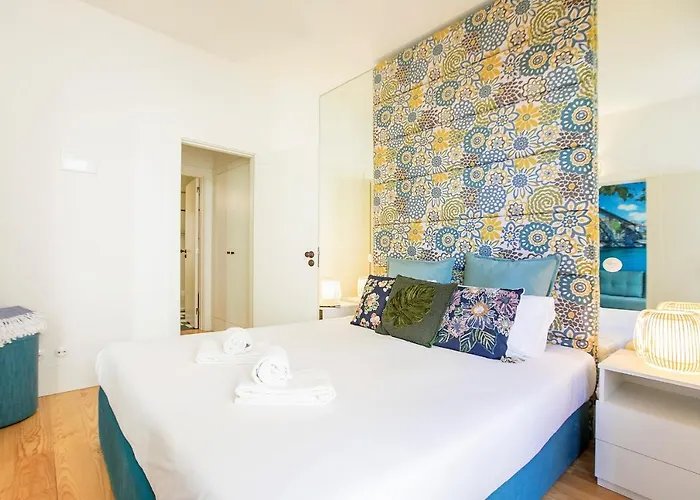 Flores Plaza By Lovelystay * Oporto