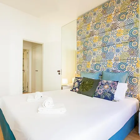 Flores Plaza By Lovelystay * Porto